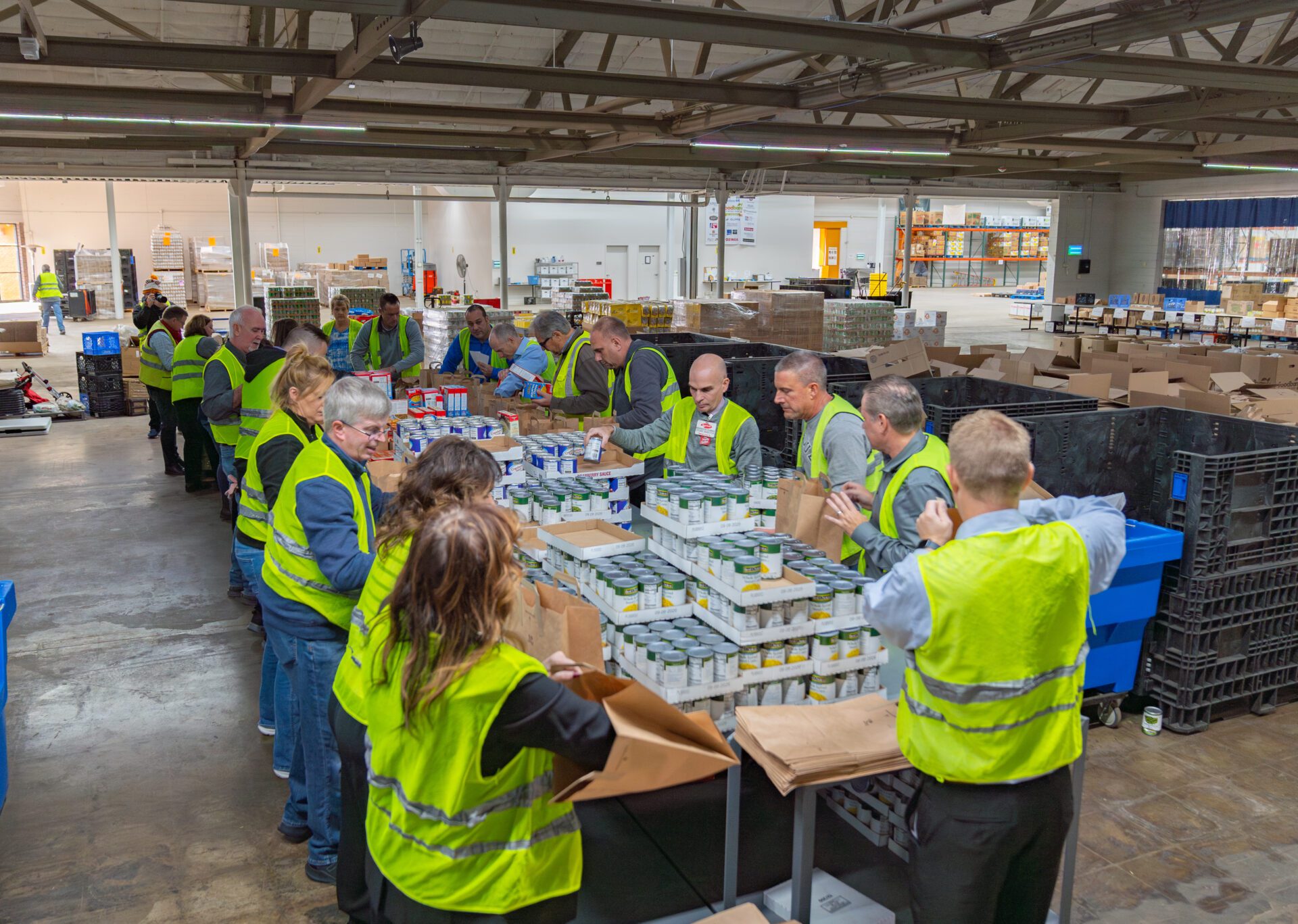 Strack & Van Til partners with the Food Bank of Northwest Indiana for Thanksgiving meal distribution