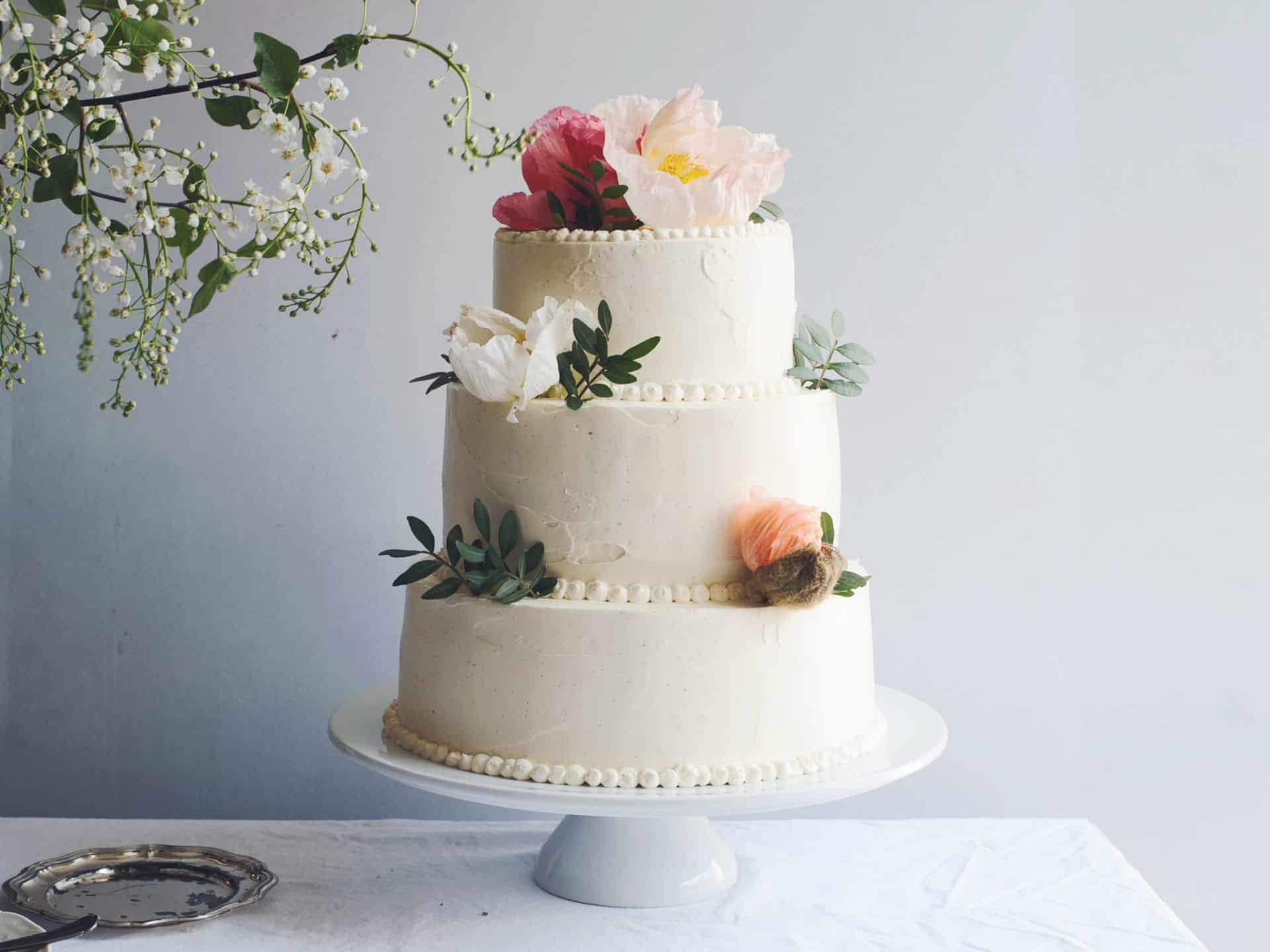 Wedding cake with flowers